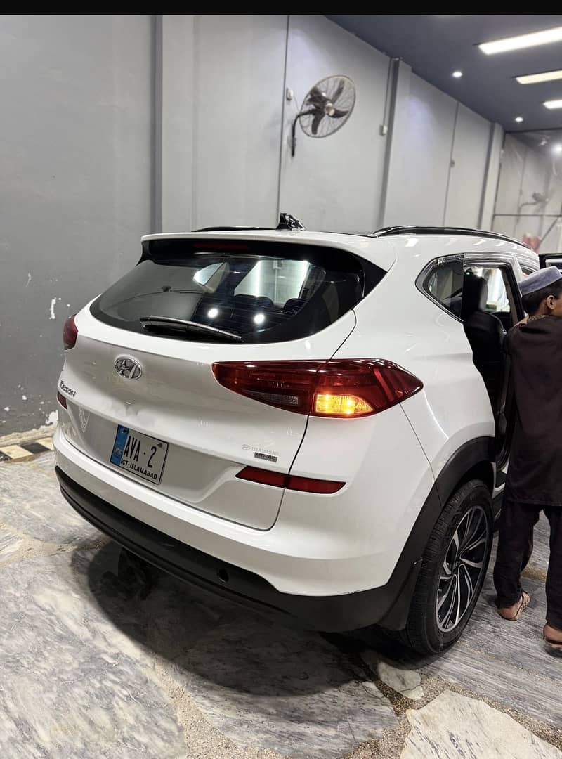 Tucson AWD 2