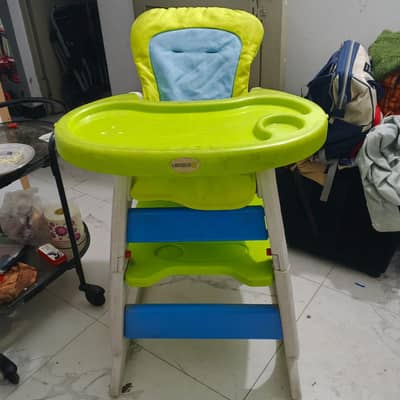 lecoco branded high chair