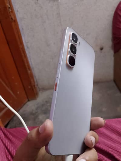 Infinix hot 60 pro  8/128-97 % battery -Pta approved