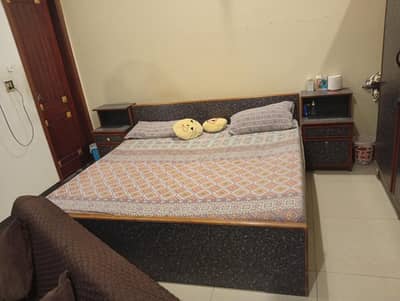 Solid wood complete bedroom set with 4 doors almira available for sale