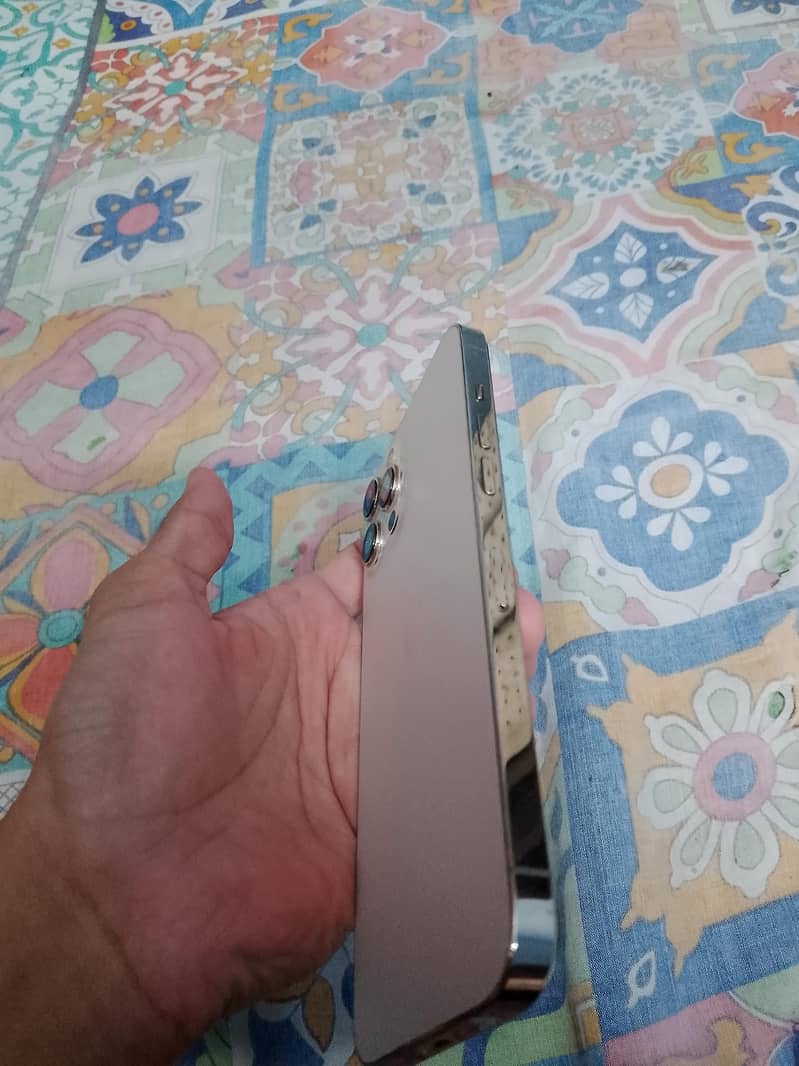 iphone 12 pro max 6