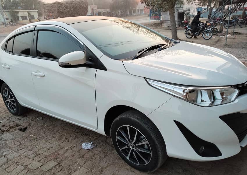 yaris 1