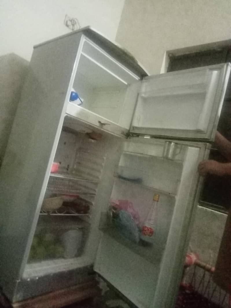 refrigerator medium size 1