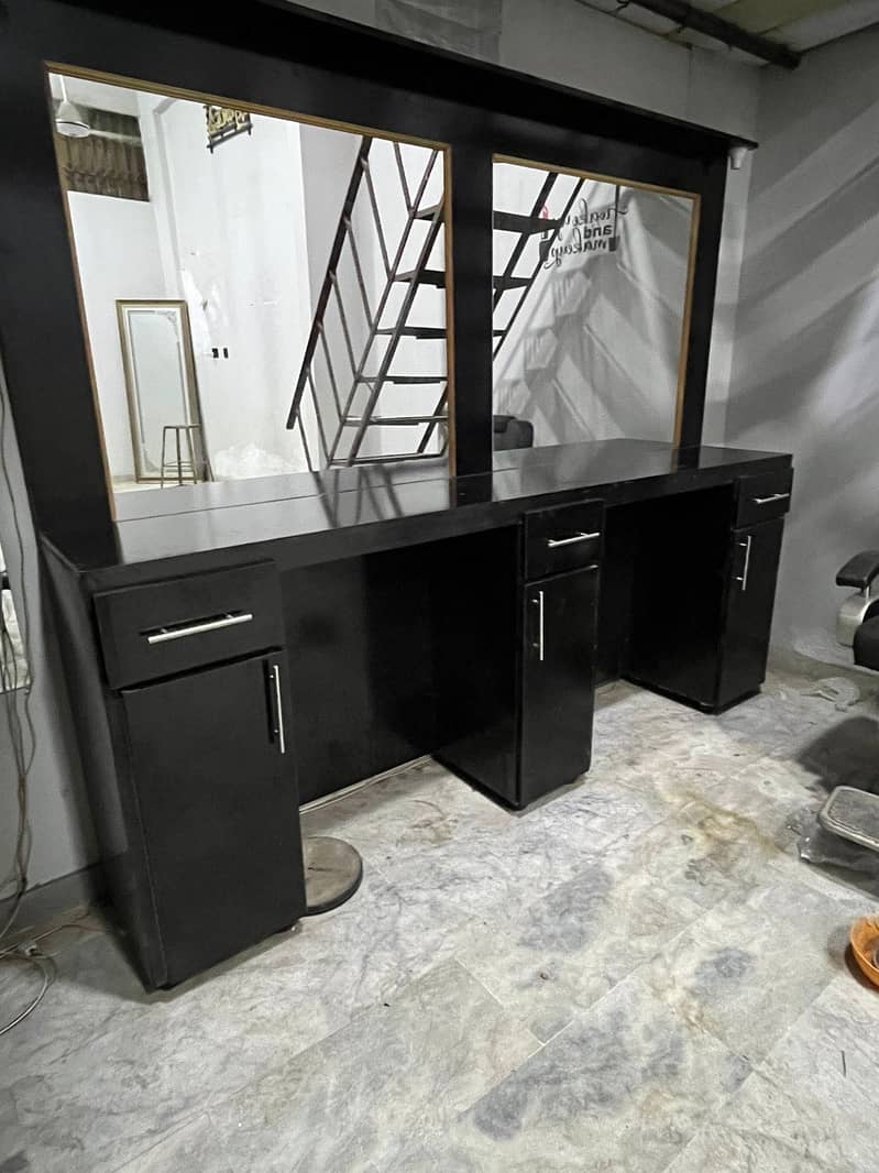 Saloon vanity 2