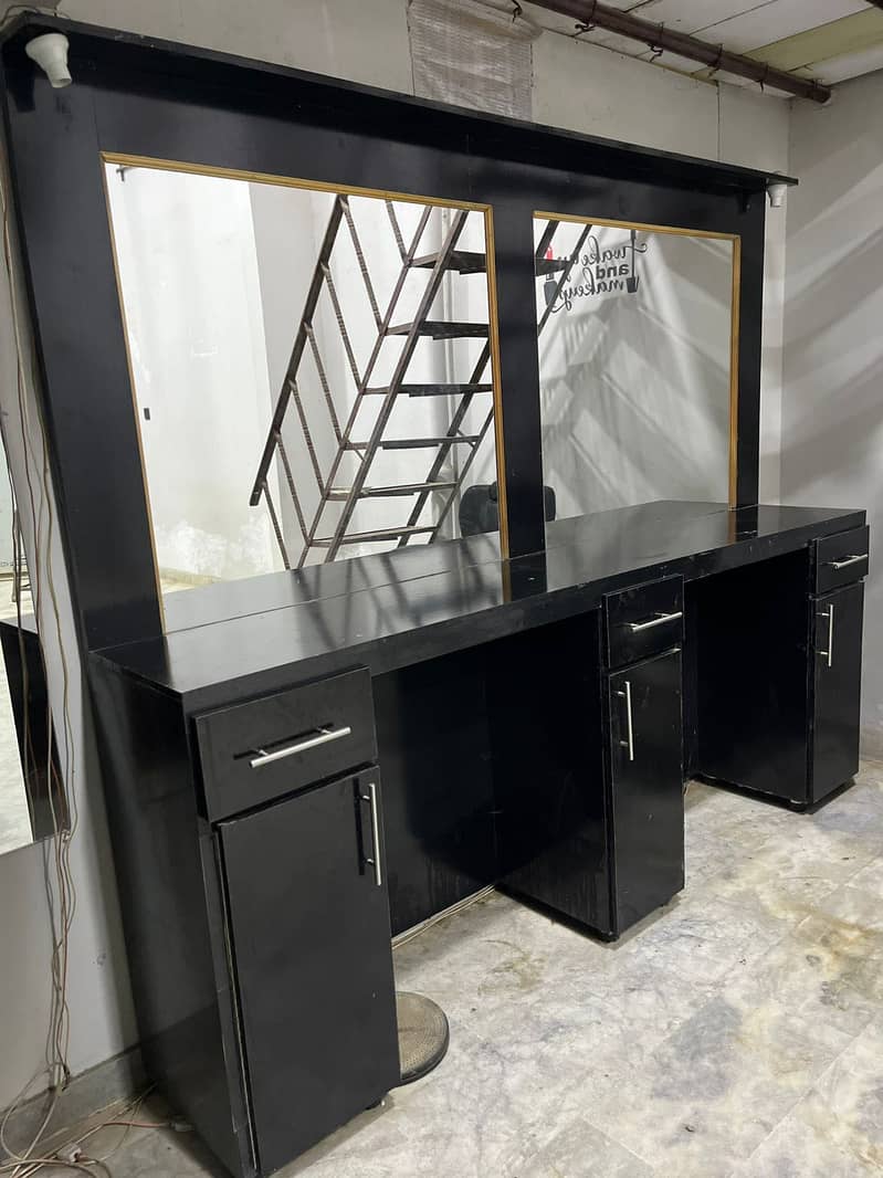 Saloon vanity 4