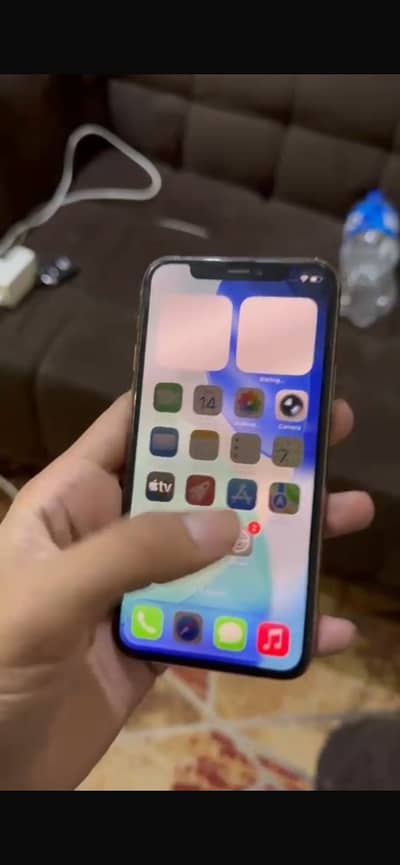 Iphone 11 pro 64 gb 10/10 condition urgent sale with box