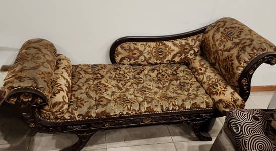 Wooden Dewan