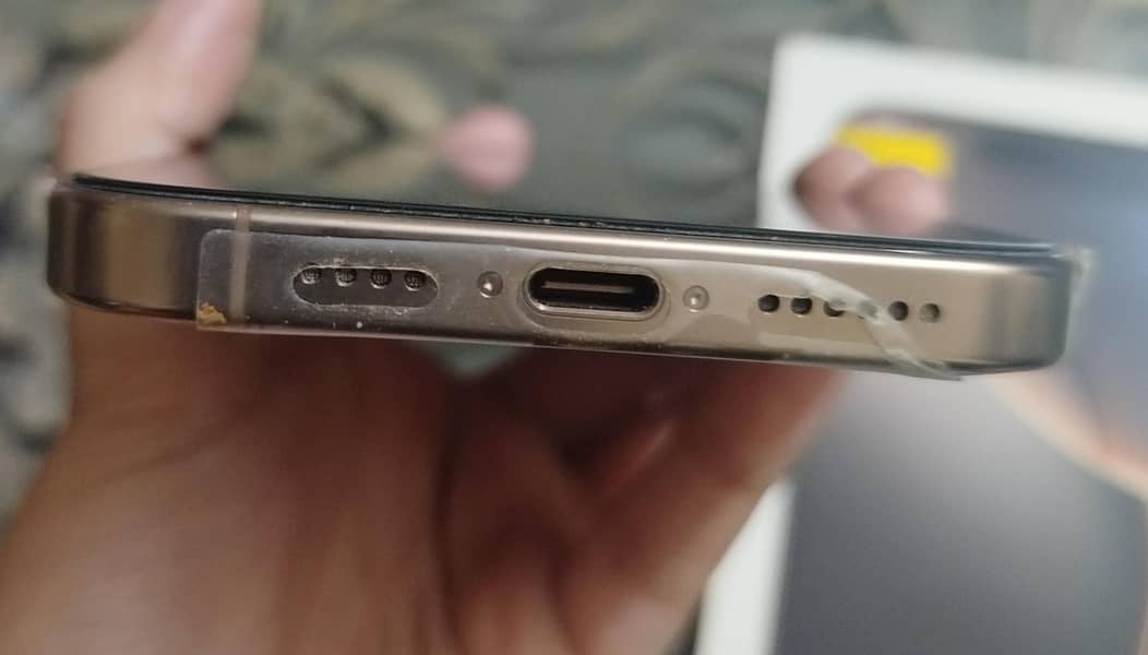 iPhone 16 pro max 2