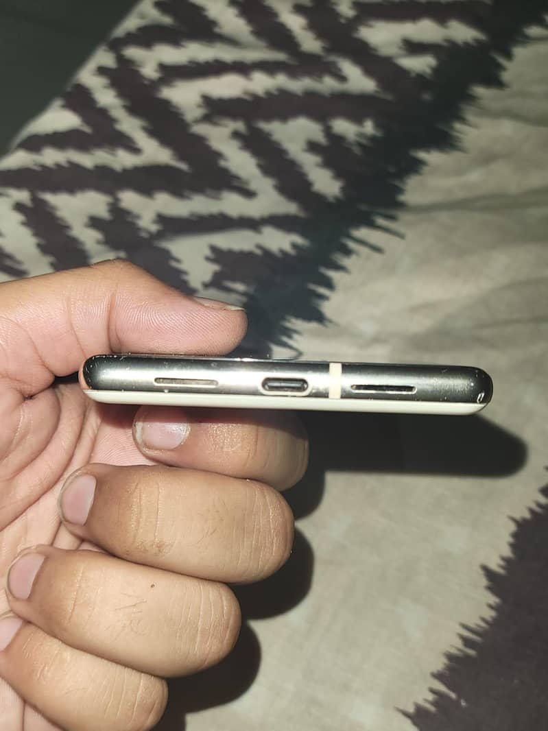 Google Pixel 6 pro 4