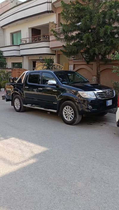 Toyota Hilux Invincible 3.0 - UK Import