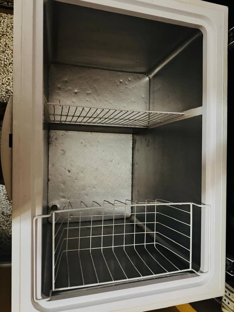 Waves deep freezer 1