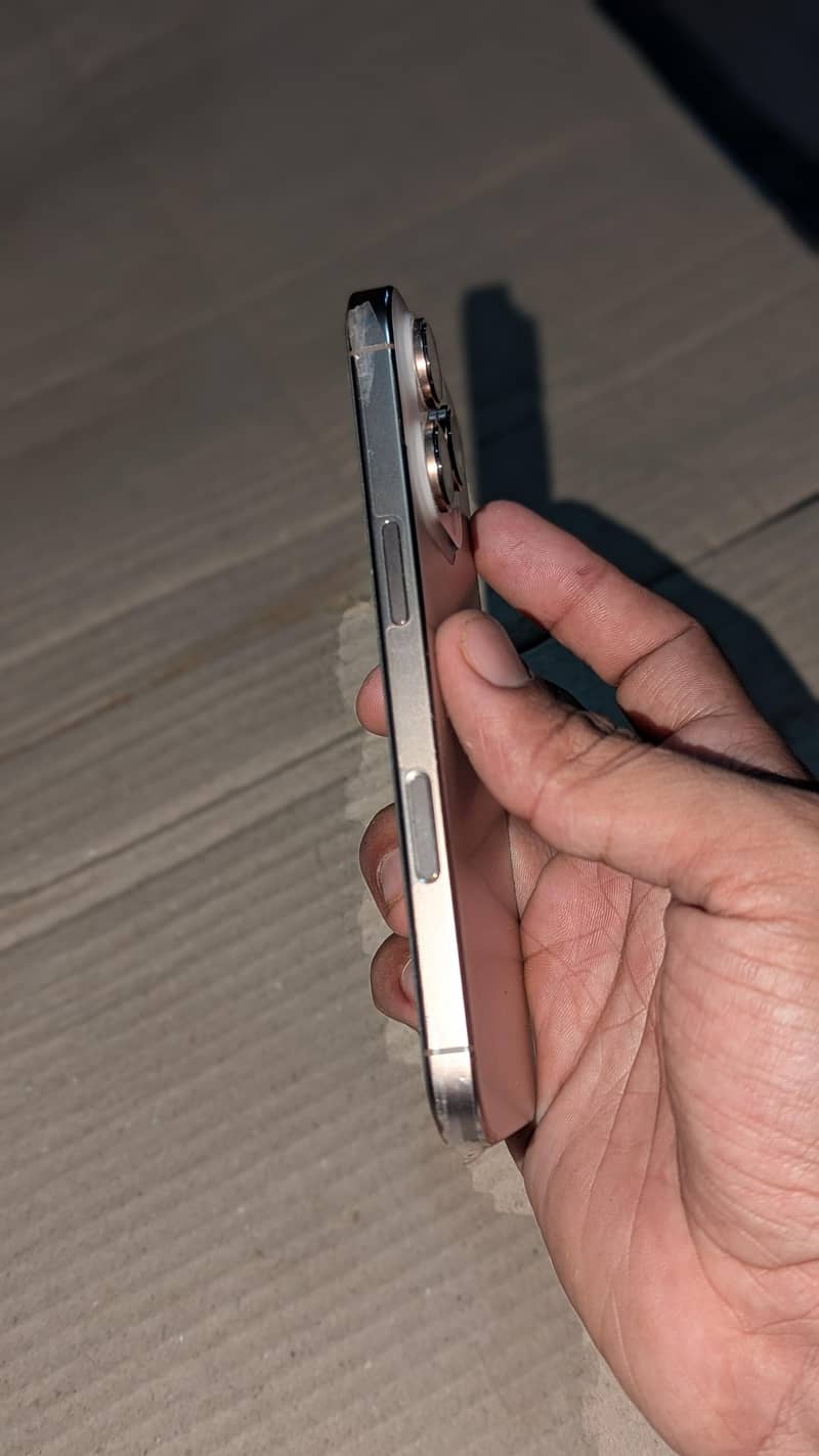 Iphone 16 pro 3