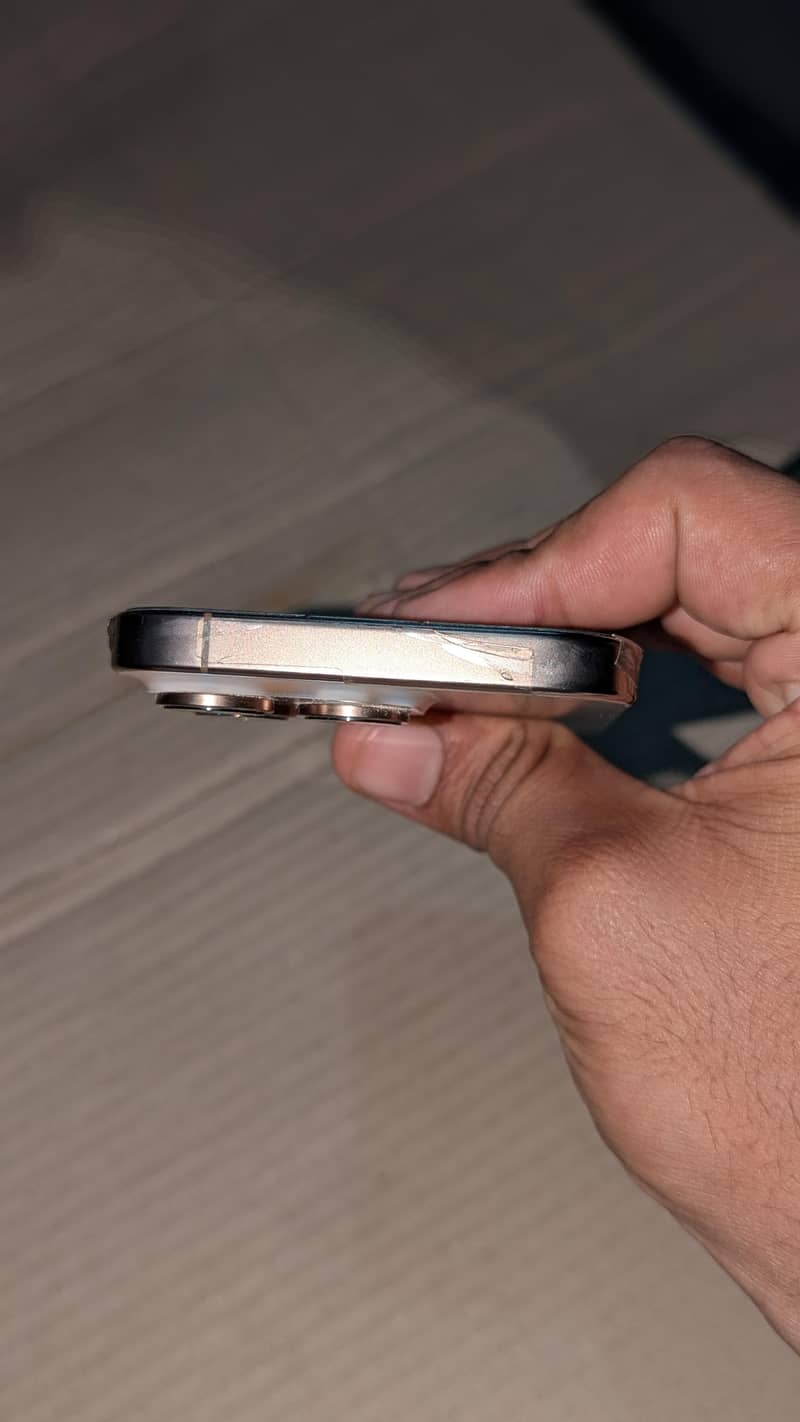 Iphone 16 pro 5