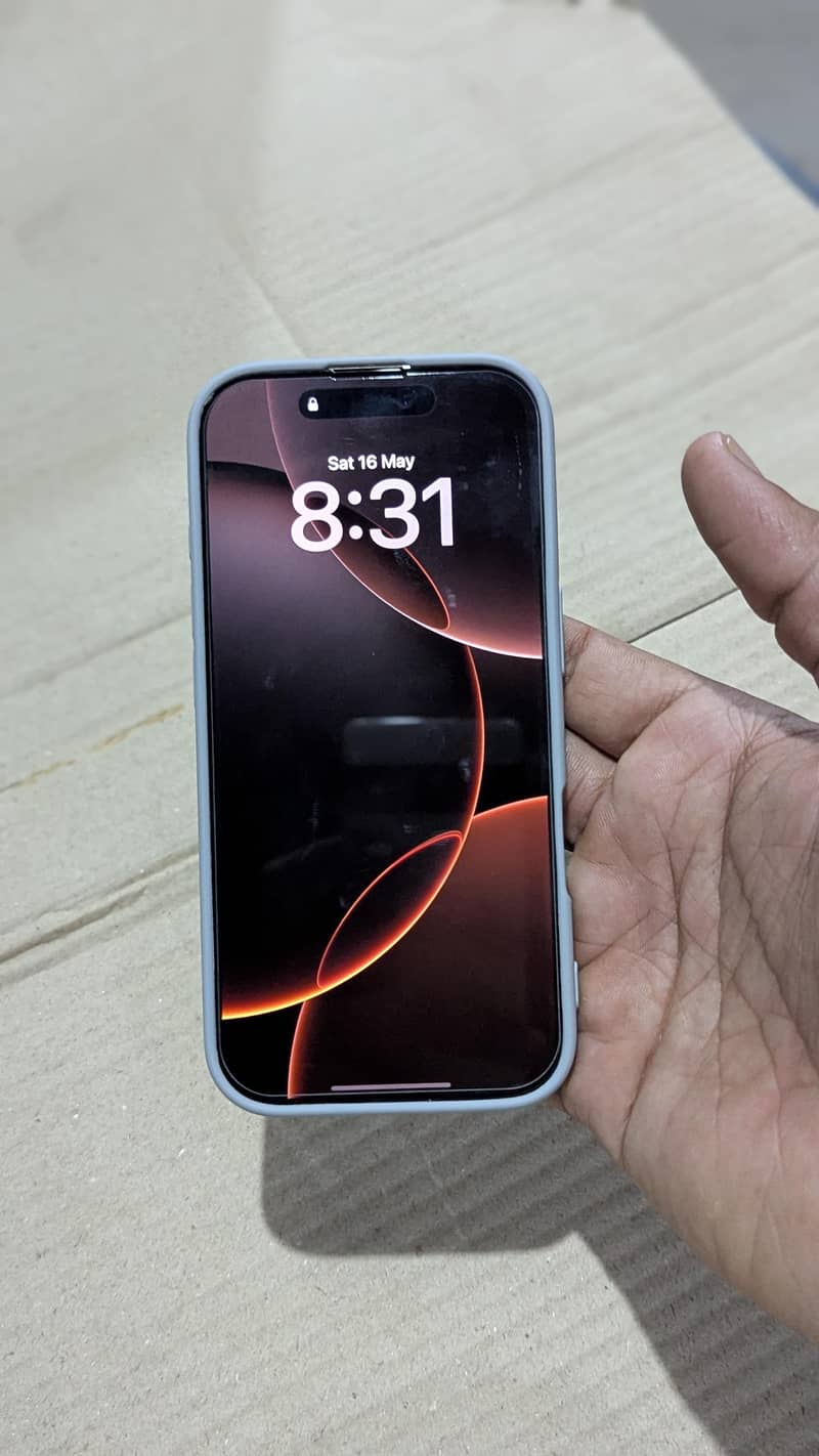 Iphone 16 pro 8