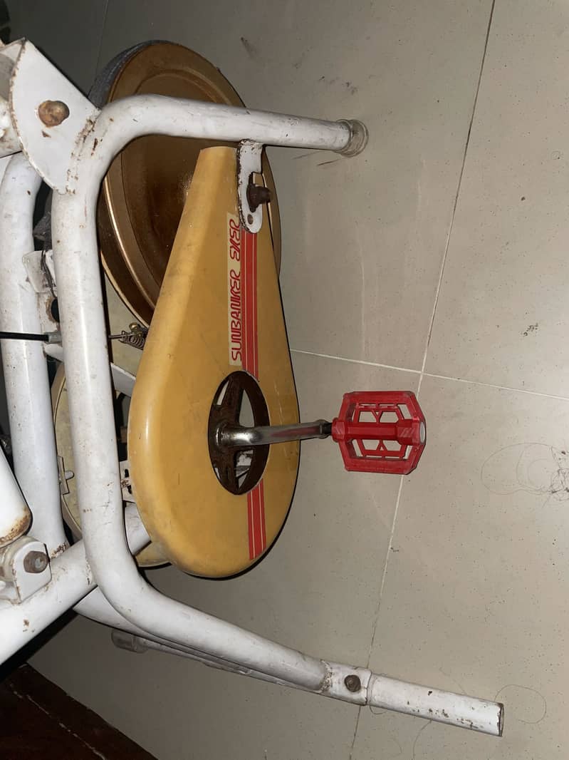 Exercise cycle very good condition 4