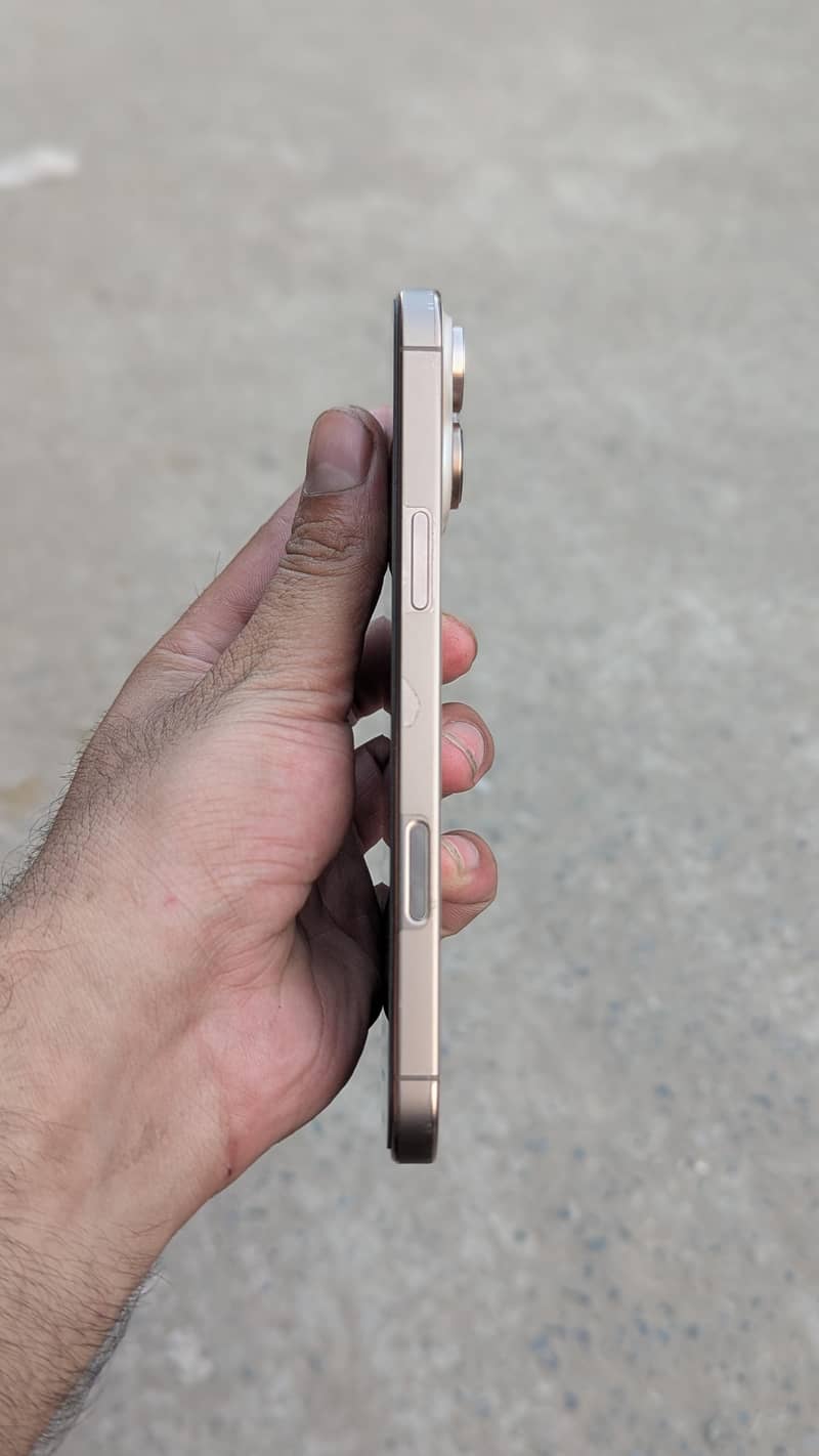 iphone 16 pro max  for sel 3