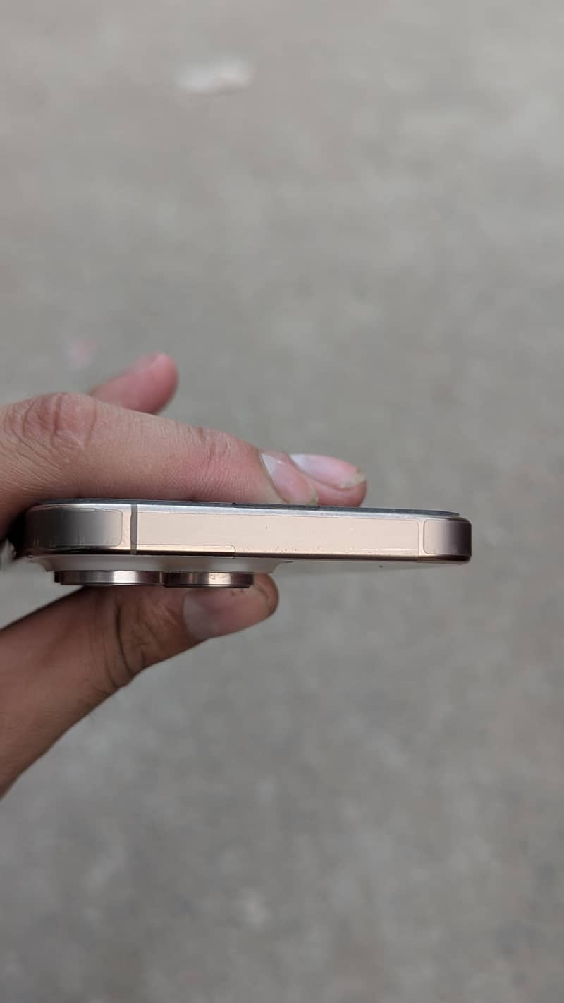 iphone 16 pro max  for sel 5