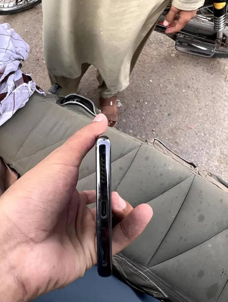 Tecno camon 30s 3