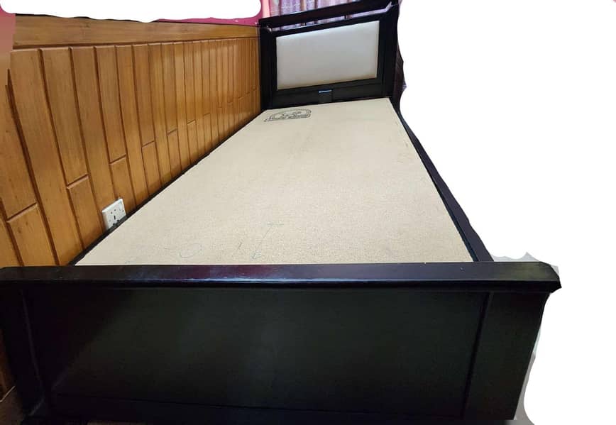 Single Bed 0