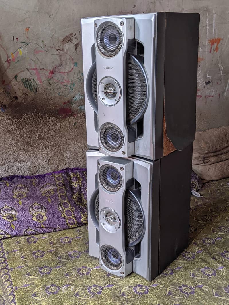 Sony speaker 5