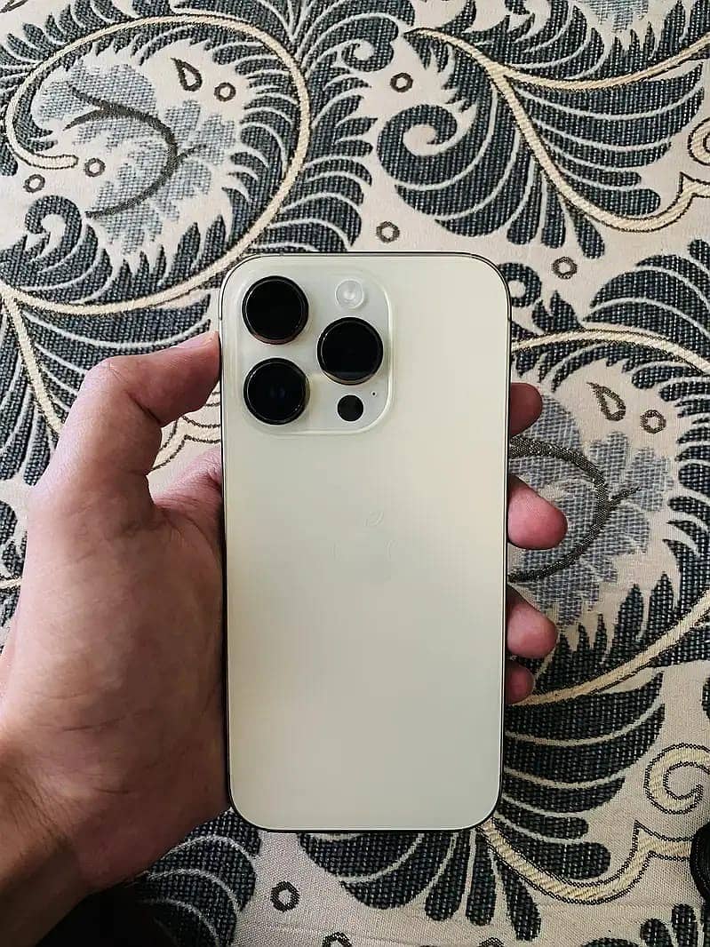 Apple iPhone 14 Pro 1