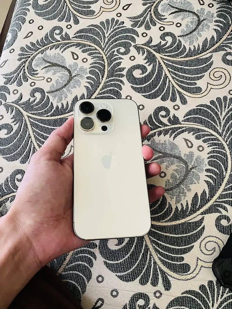 Apple iPhone 14 Pro 2