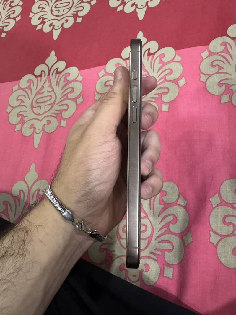 IPHONE 16 PRO MAX (JV) 3