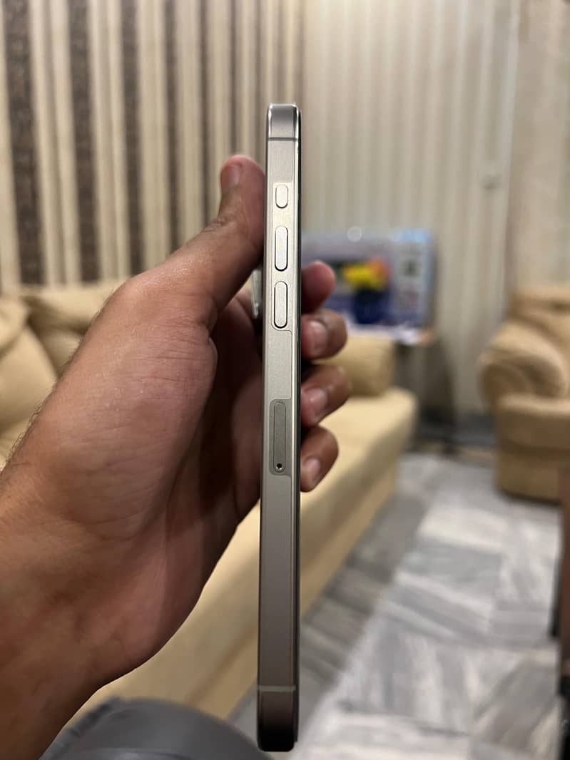 IPHONE 15 PRO MAX 2