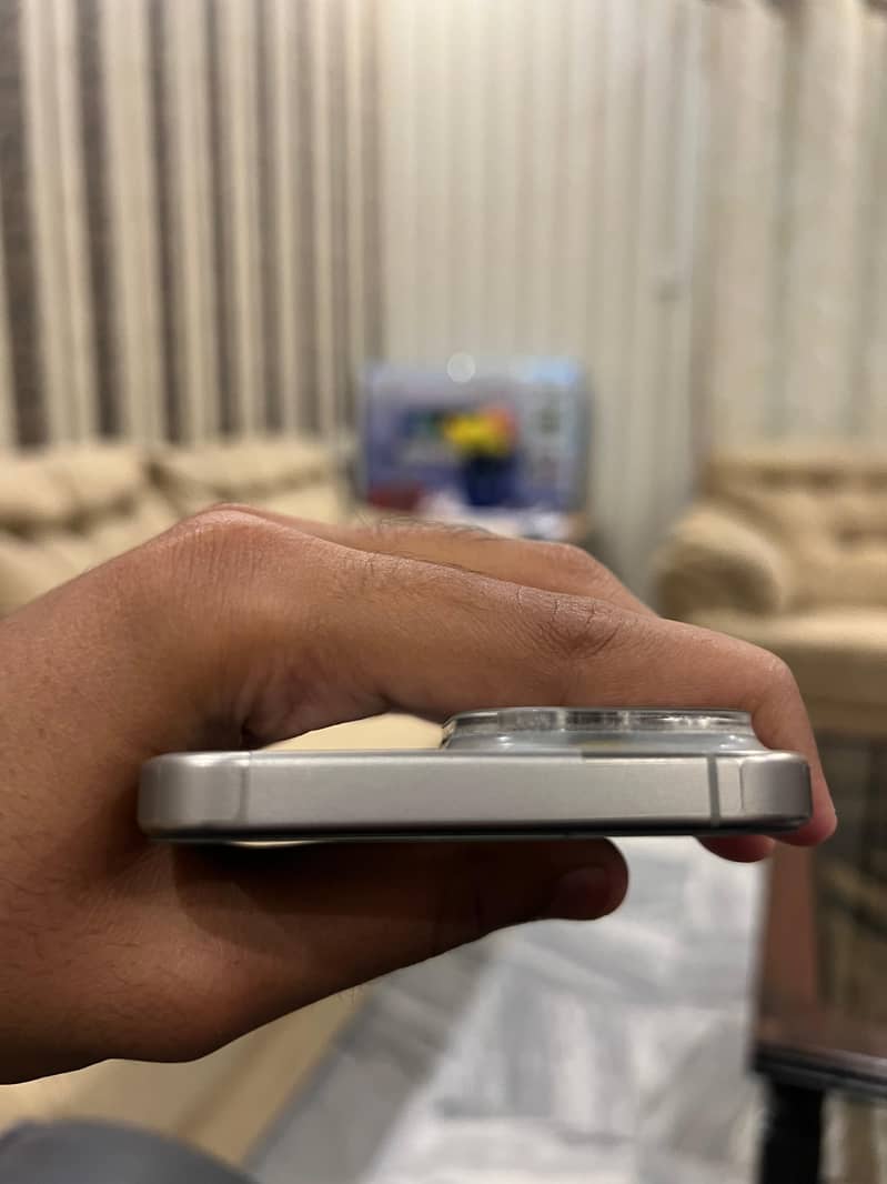 IPHONE 15 PRO MAX 3