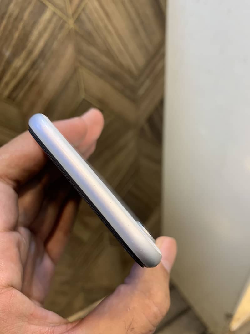 iPhone SE 3