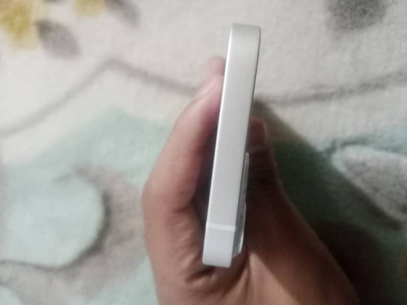 Apple iPhone 13 mini 2