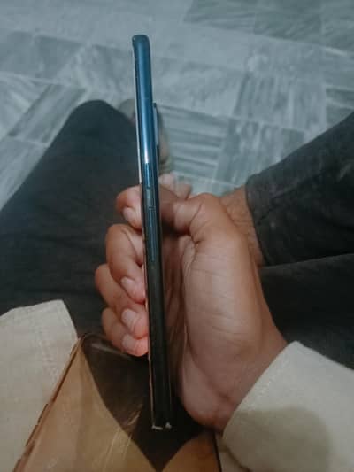 DOCOMO ARROWS F51-A 8/128 NON PTA EXCHANGE ONLY
