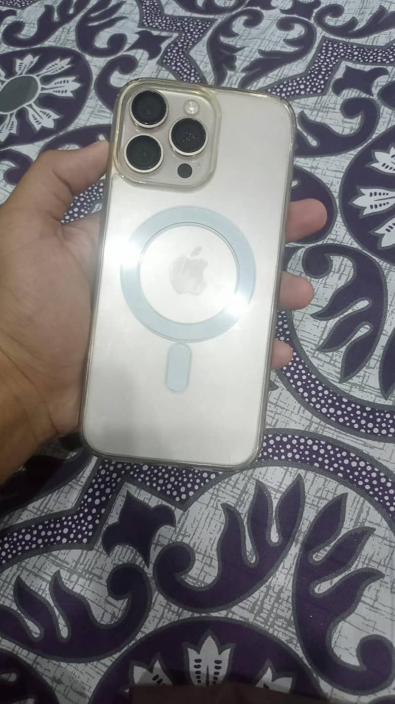 iphone 16 pro max 1