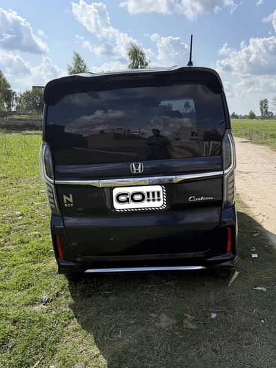 Honda N-Box Custom GL top of the line variant for sale/N-Box Custom