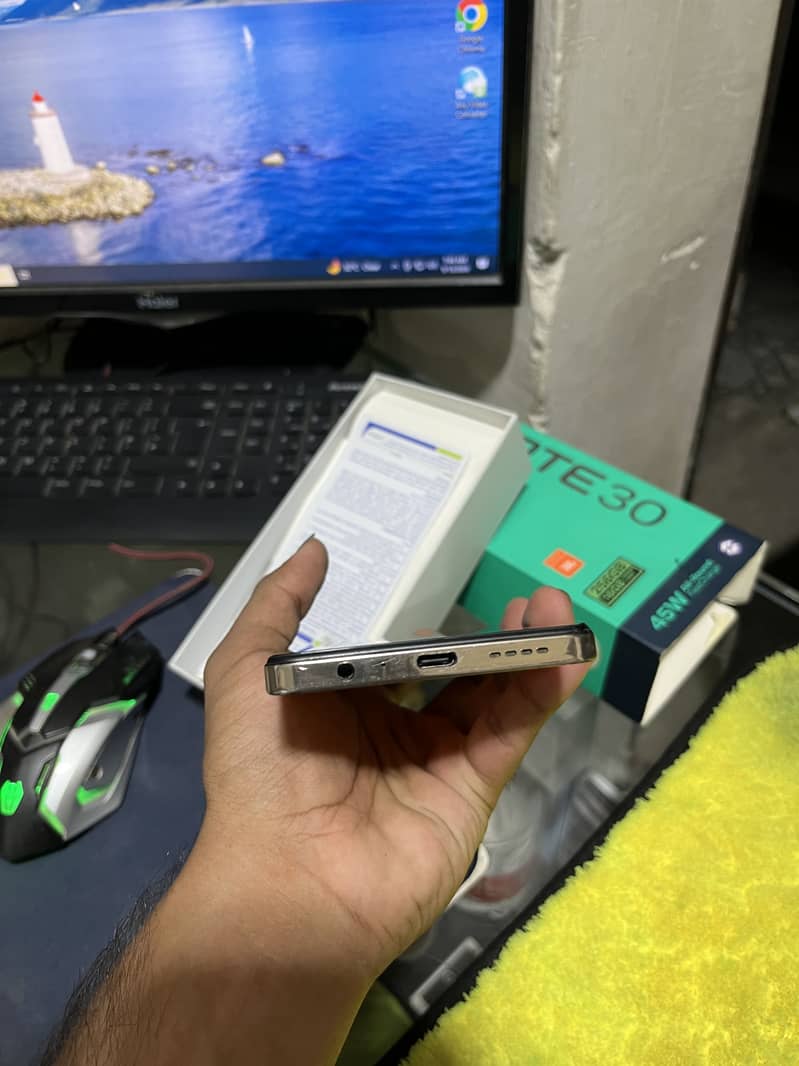 Infinix Note30 3