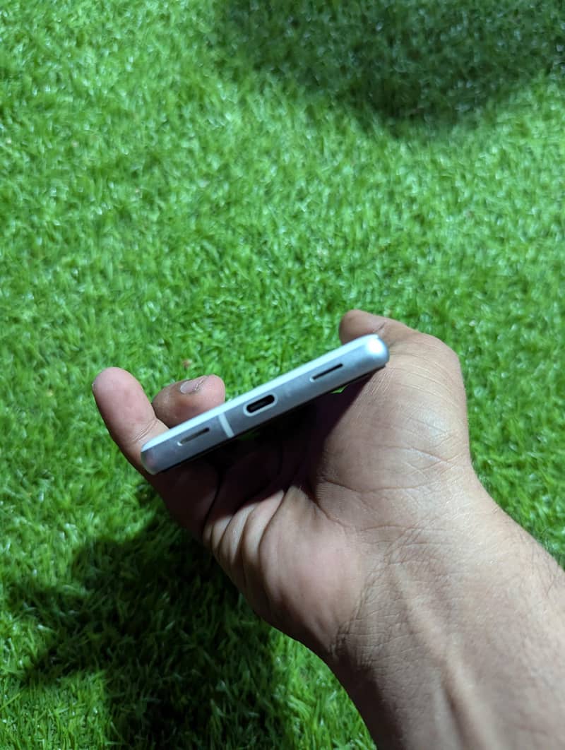 google pixel 7a 3