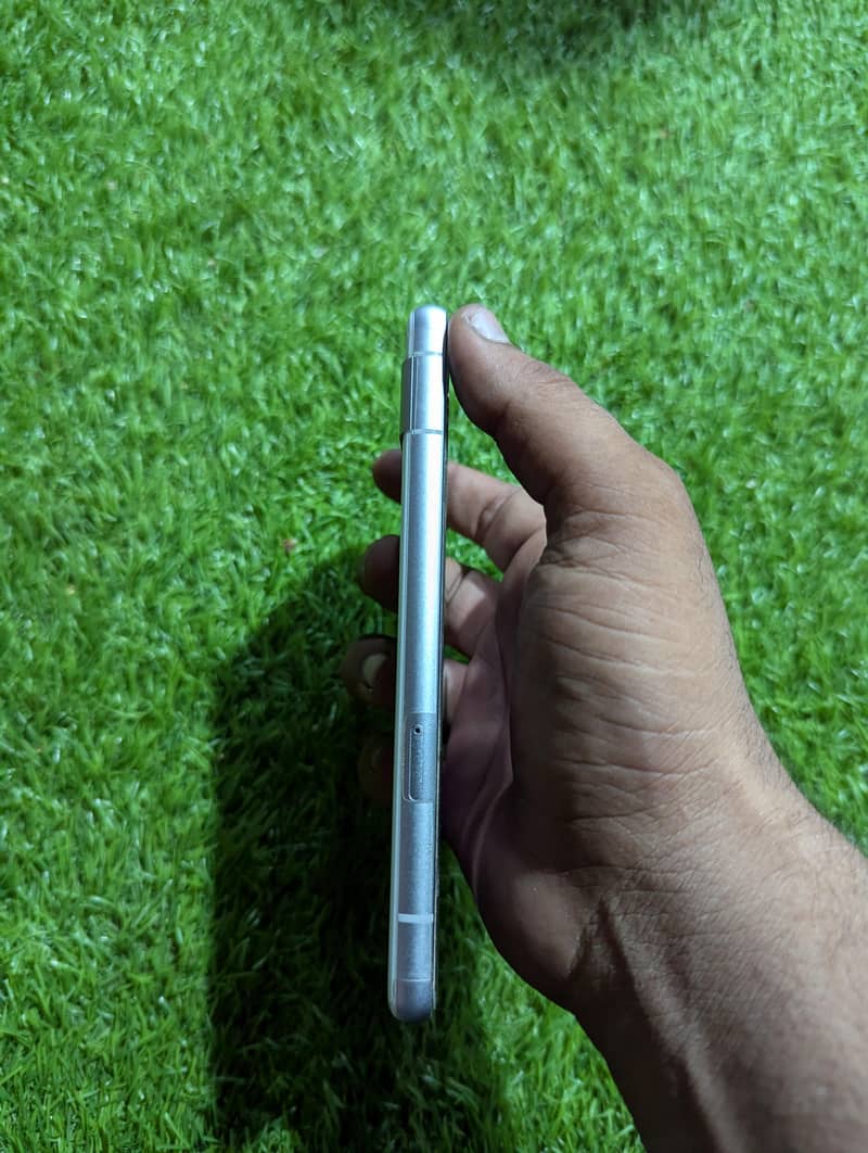 google pixel 7a 4