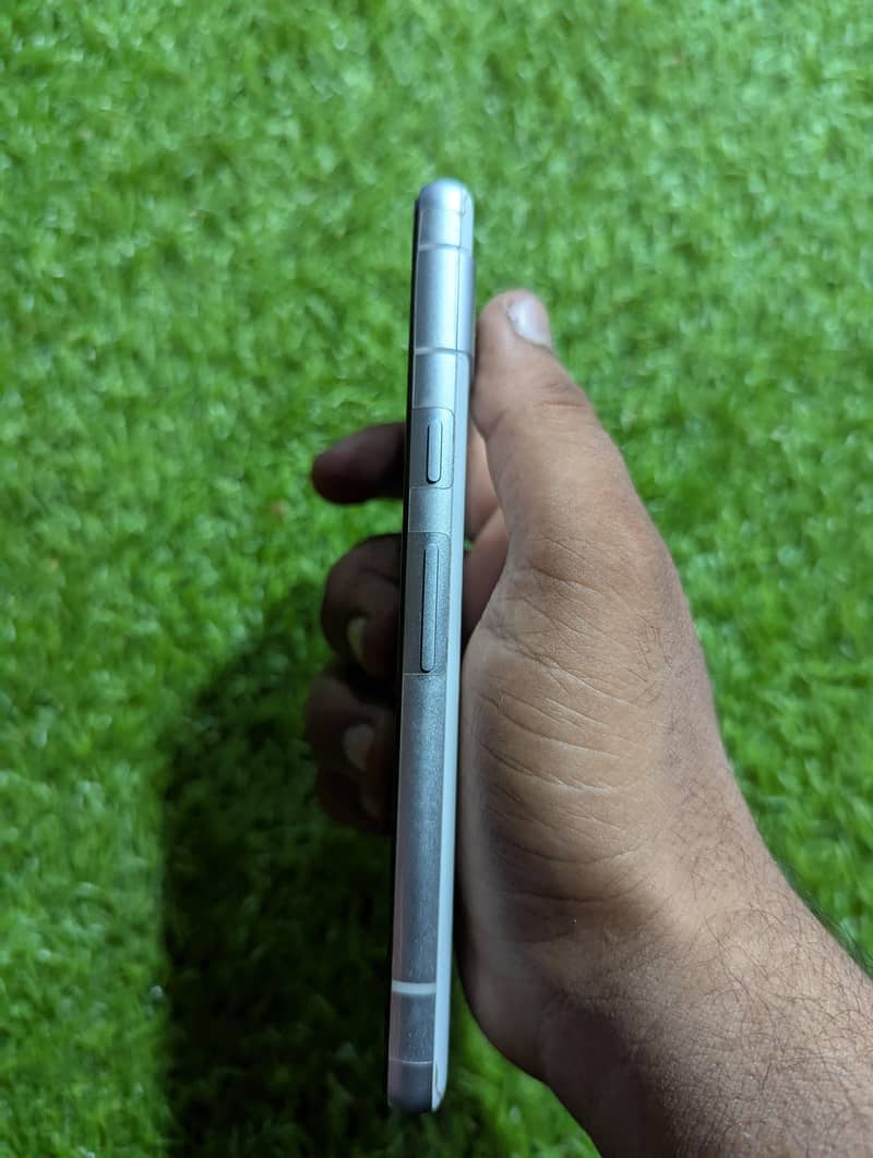 google pixel 7a 5