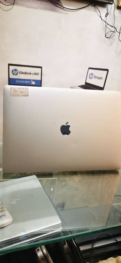 Macbook pro 2018 i9 8th Gen HK 32/1TB SSD 4GB GRAPHICS 16" 4K+TOUCHBar