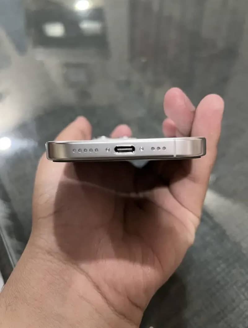 iPhone 16pro jv 1