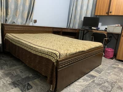 Queen size Bed