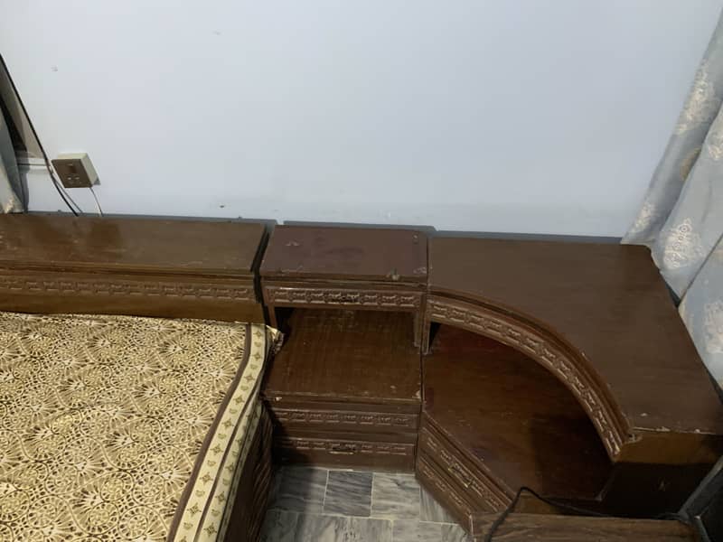 Queen size Bed 1