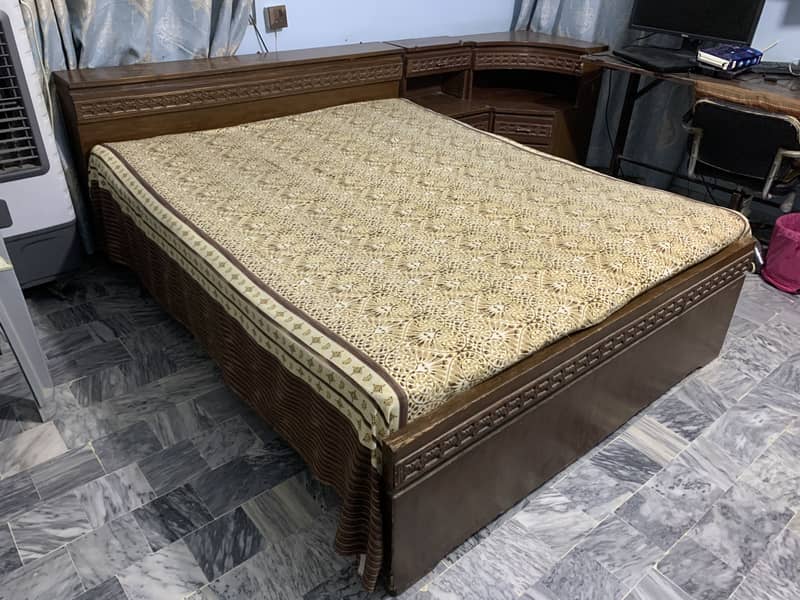 Queen size Bed 3