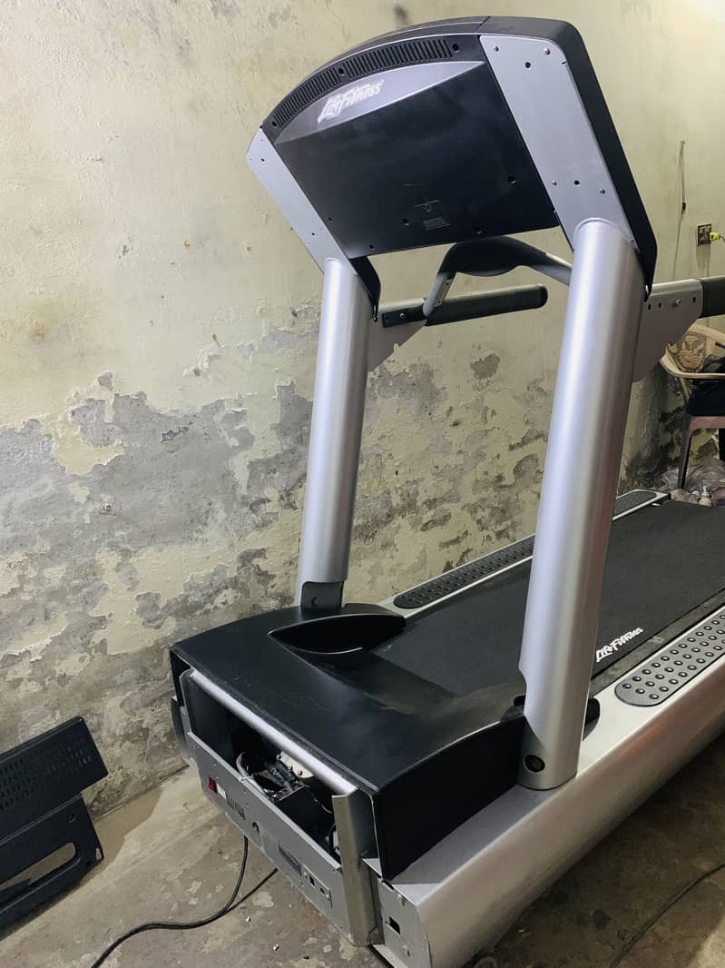 Treadmill machine 4