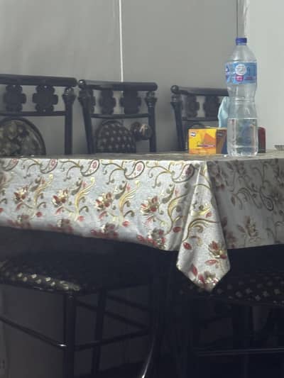 Dining Table with 6 chairs