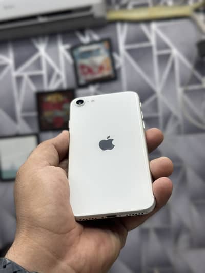 iphone se 2020 64GB Pta Approved Mint Condition
