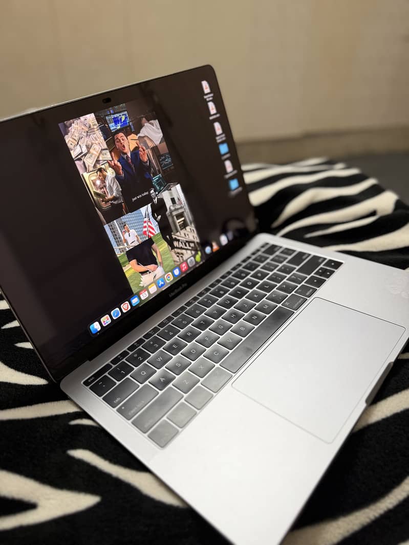 MACBOOK PRO 2017 0