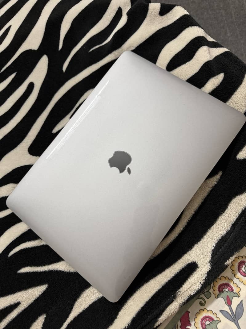 MACBOOK PRO 2017 1