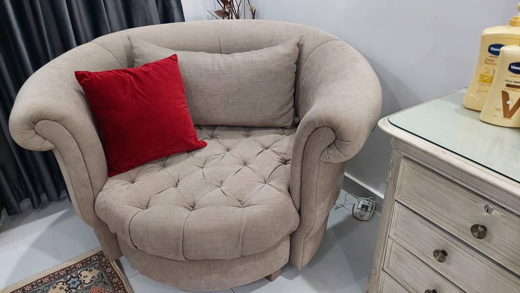 Round Designer Sofa 2