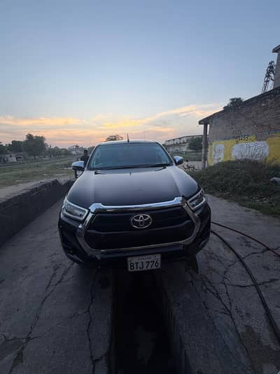 TOYOTA HILUX REVO 2021